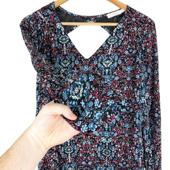 Lush Womens Black Floral V-Neck Cutout Back Long Sleeve Tunic Dress - Picture 14 of 16